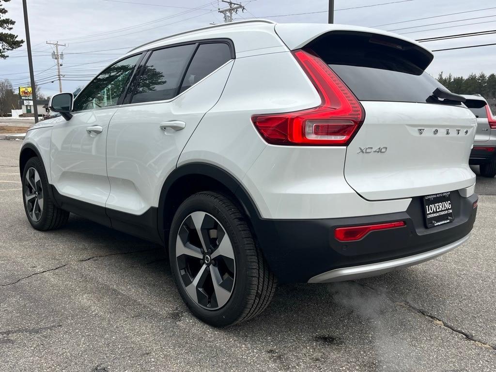 new 2025 Volvo XC40 car