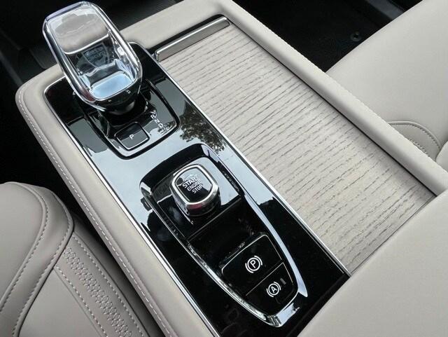 new 2025 Volvo XC90 Plug-In Hybrid car, priced at $77,195