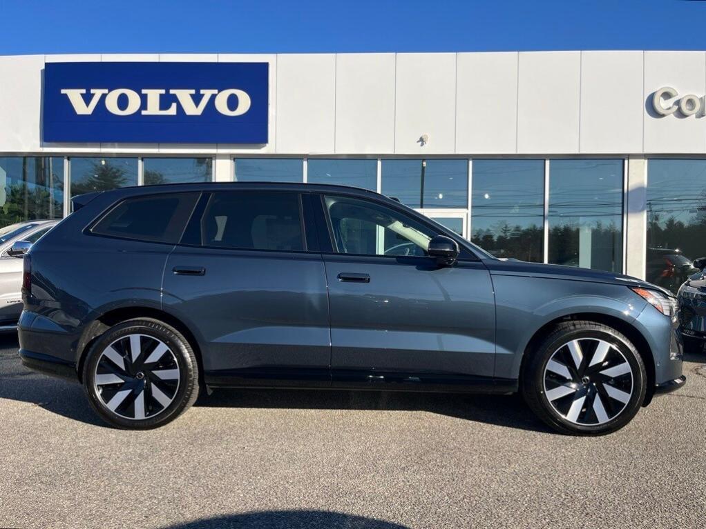 new 2025 Volvo EX90 car