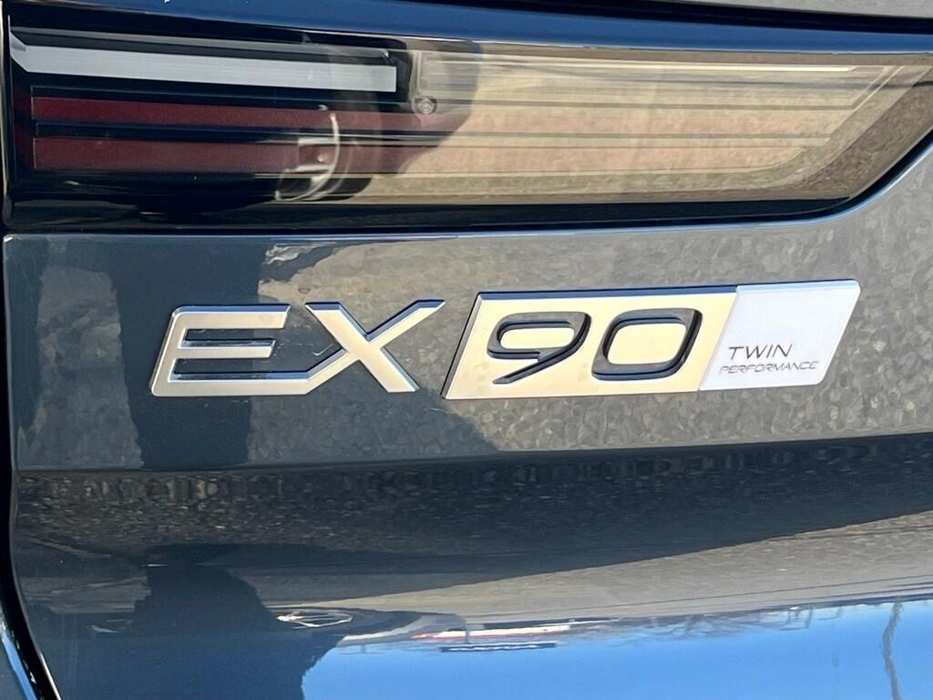 new 2025 Volvo EX90 car