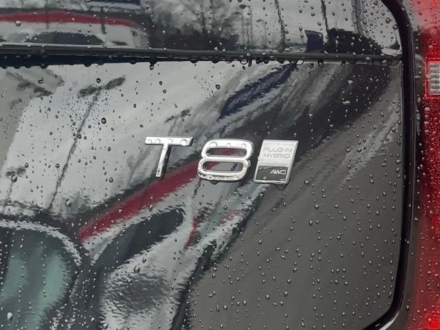 new 2025 Volvo XC90 Plug-In Hybrid car
