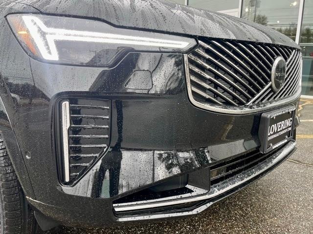 new 2025 Volvo XC90 Plug-In Hybrid car
