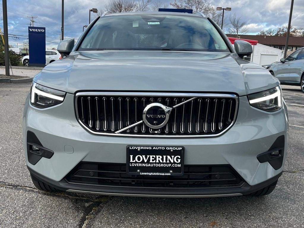 new 2025 Volvo XC40 car