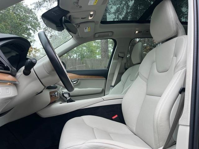 used 2022 Volvo XC90 car, priced at $38,461