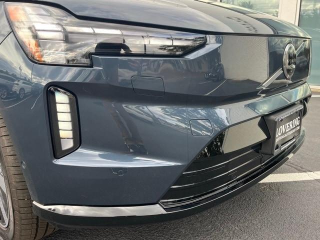 new 2025 Volvo EX90 car, priced at $82,327