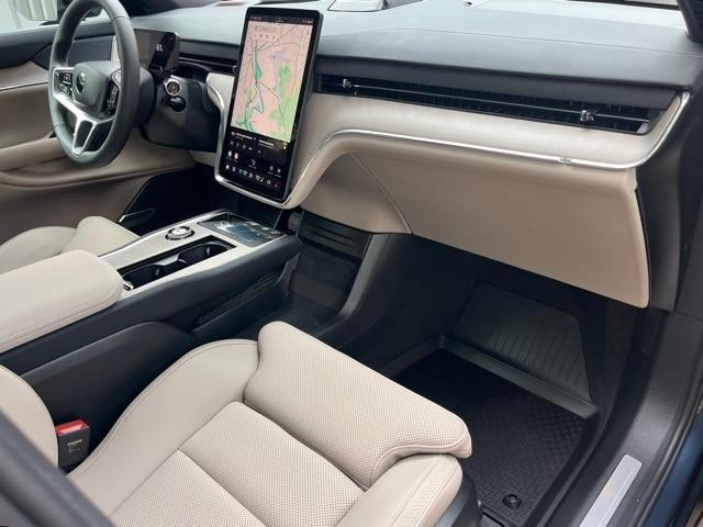 new 2025 Volvo EX90 car, priced at $82,327