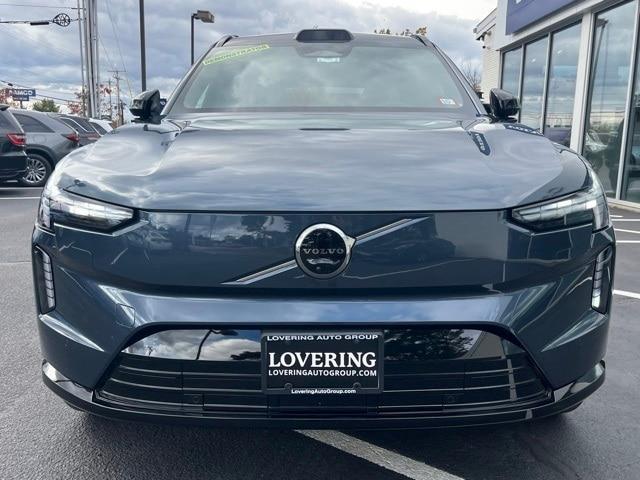 new 2025 Volvo EX90 car, priced at $82,327