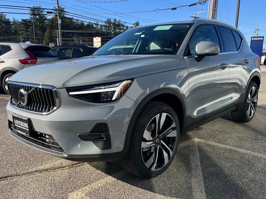 new 2025 Volvo XC40 car