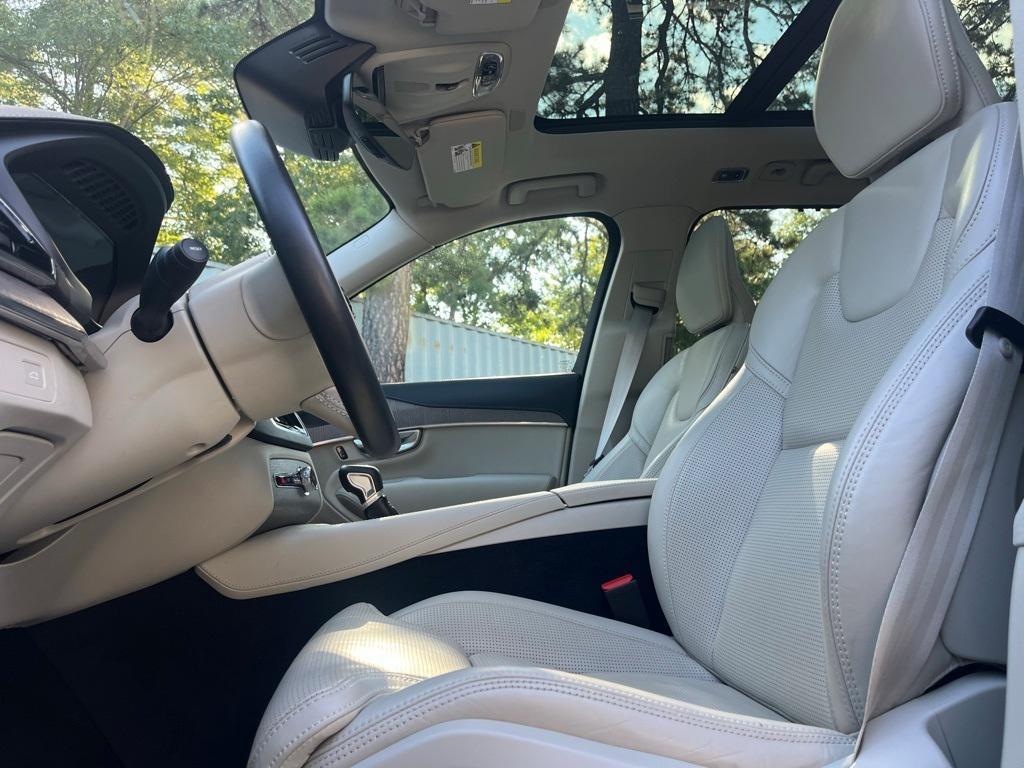 used 2022 Volvo XC90 car, priced at $44,583