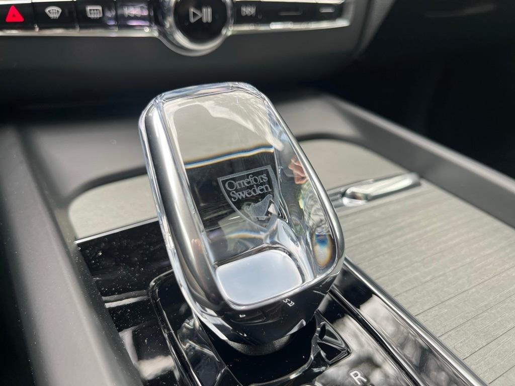 new 2025 Volvo XC60 car