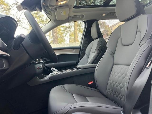 new 2025 Volvo XC90 car