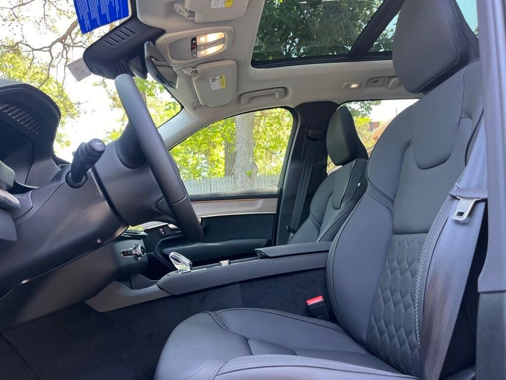 new 2025 Volvo XC90 Plug-In Hybrid car, priced at $76,529