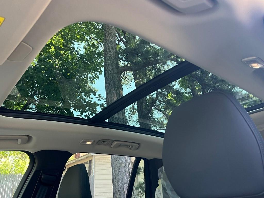 new 2025 Volvo XC90 Plug-In Hybrid car, priced at $76,529