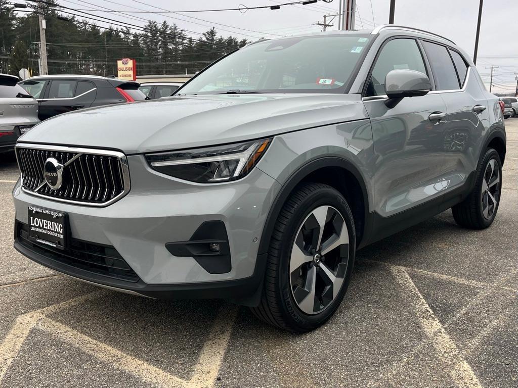 used 2024 Volvo XC40 car, priced at $33,634