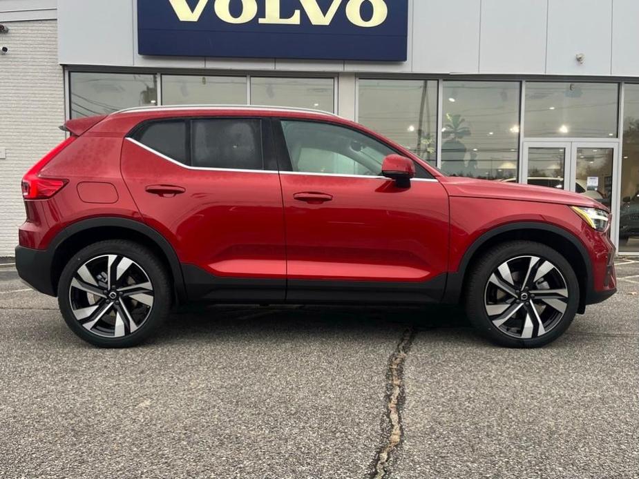 new 2025 Volvo XC40 car