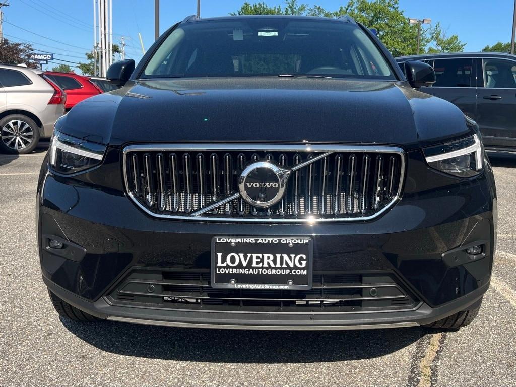 new 2025 Volvo XC40 car