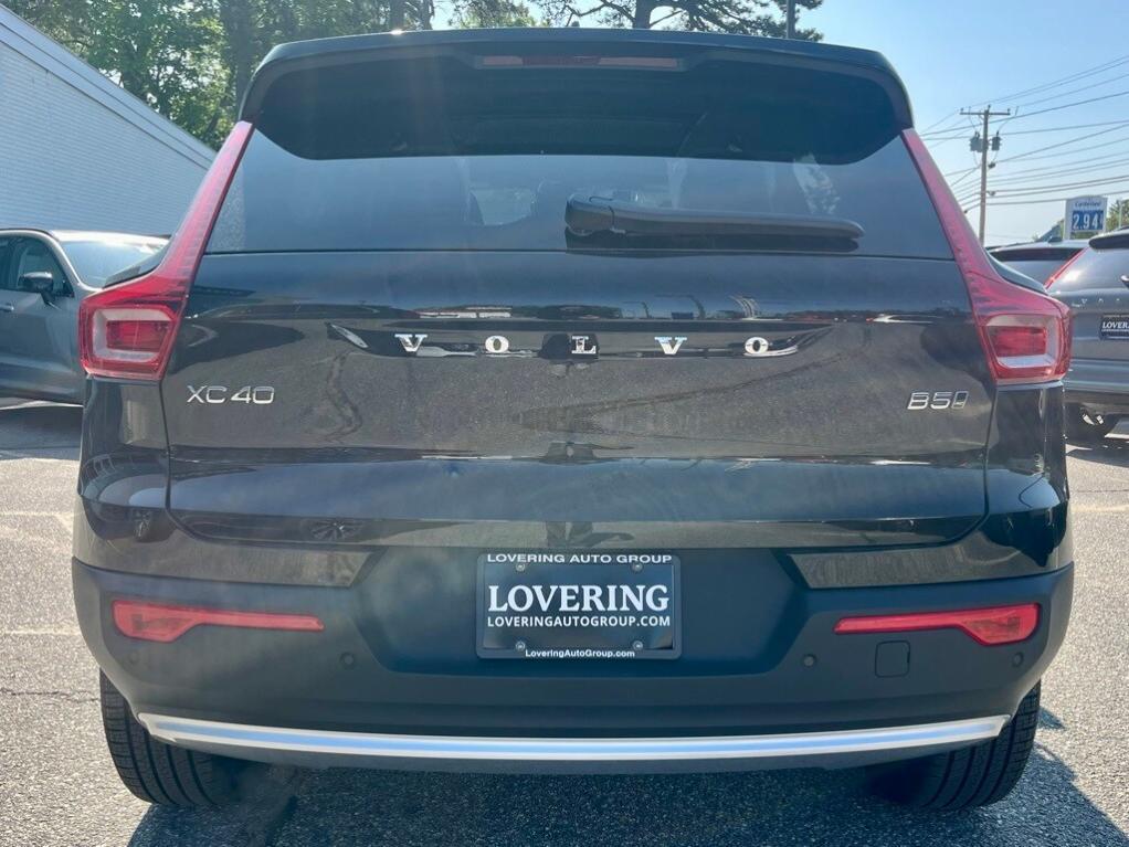 new 2025 Volvo XC40 car