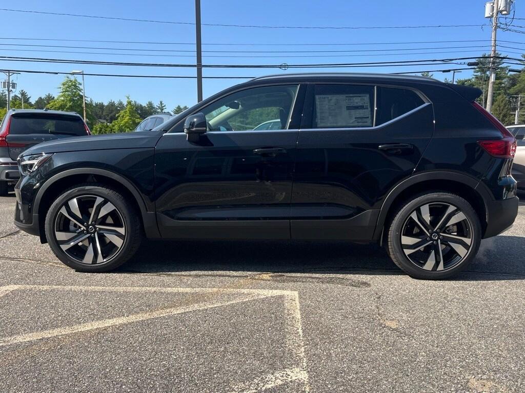new 2025 Volvo XC40 car