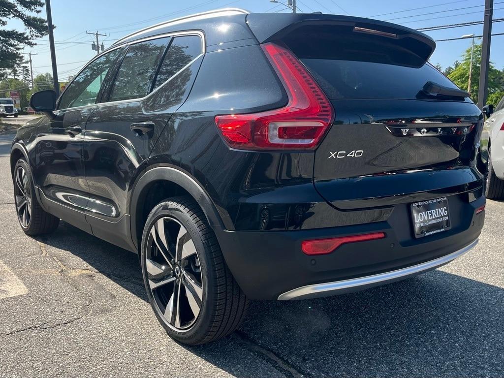 new 2025 Volvo XC40 car