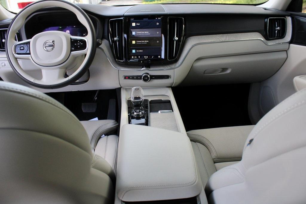 used 2022 Volvo XC60 car, priced at $39,987