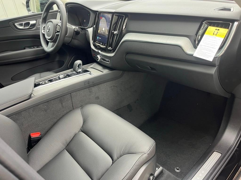 new 2025 Volvo XC60 car