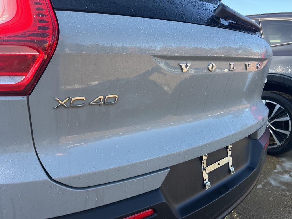 used 2024 Volvo XC40 car, priced at $35,827