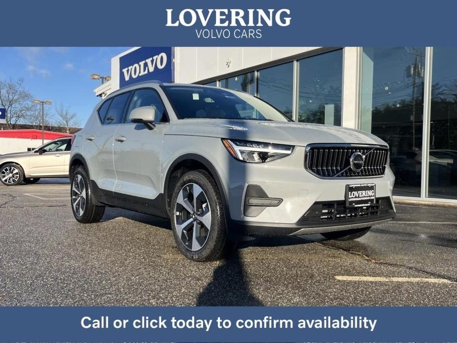 new 2025 Volvo XC40 car