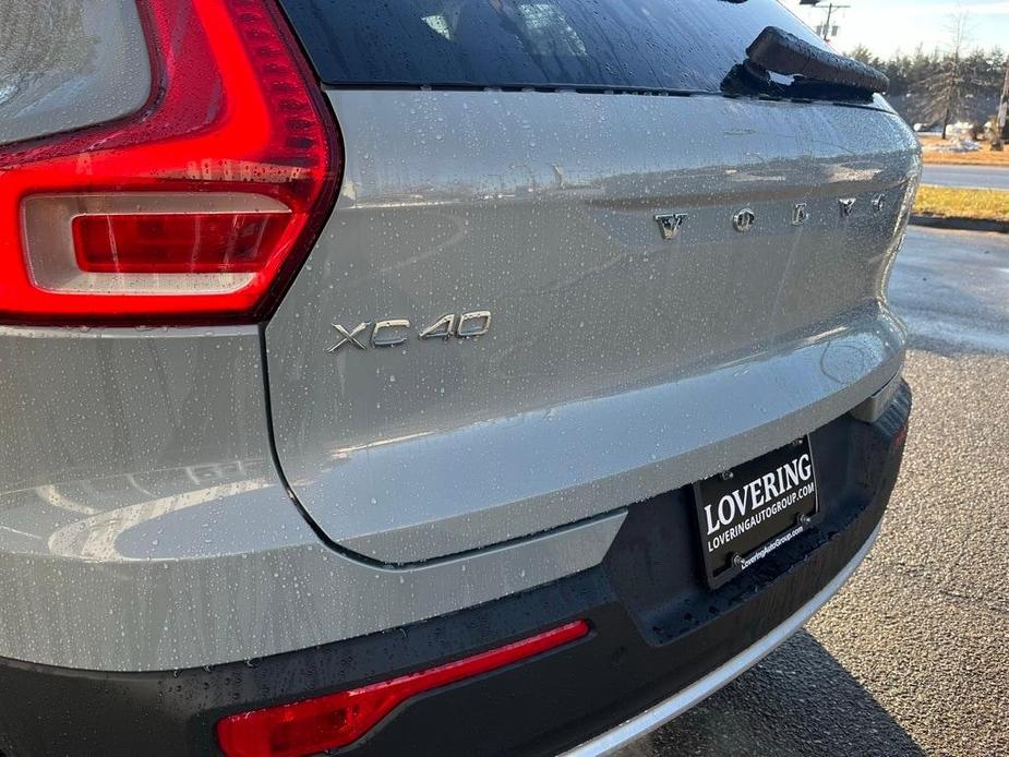 new 2025 Volvo XC40 car