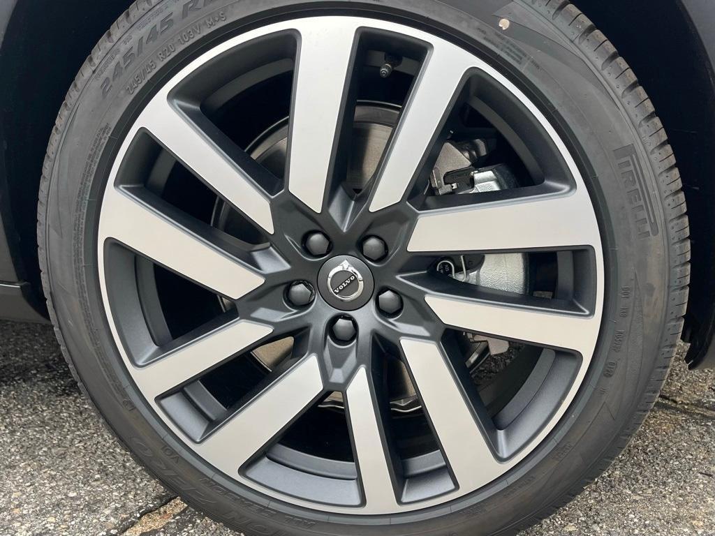 new 2025 Volvo V90 Cross Country car
