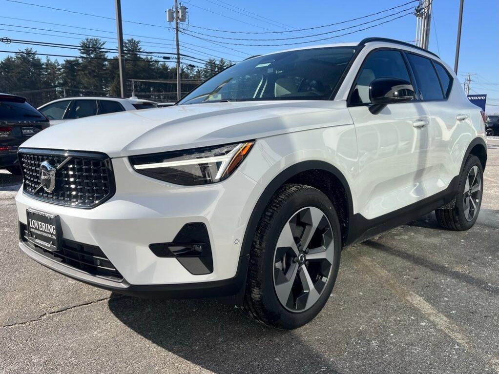 new 2025 Volvo XC40 car, priced at $47,695