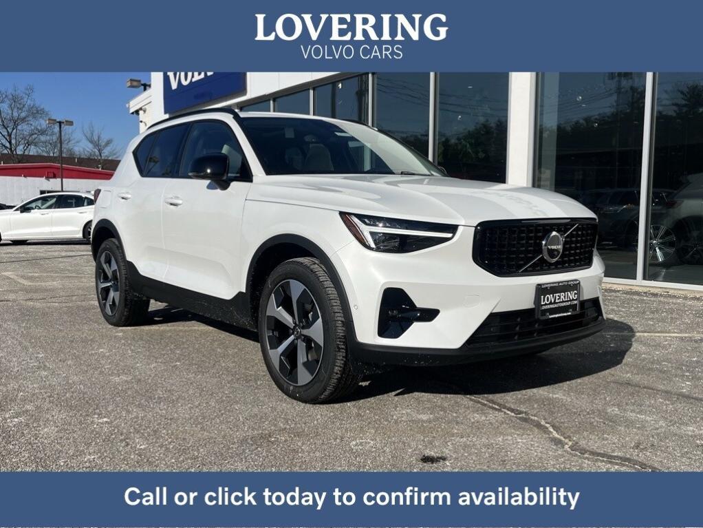 new 2025 Volvo XC40 car