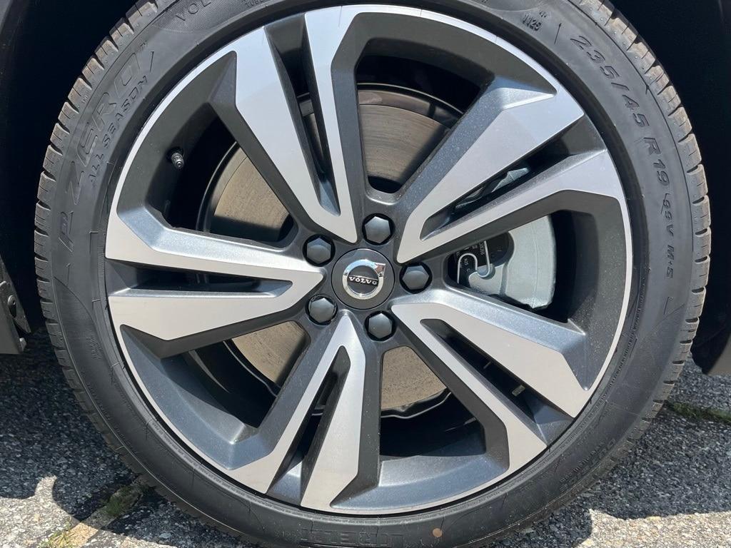 new 2026 Volvo V60 Cross Country car, priced at $57,450