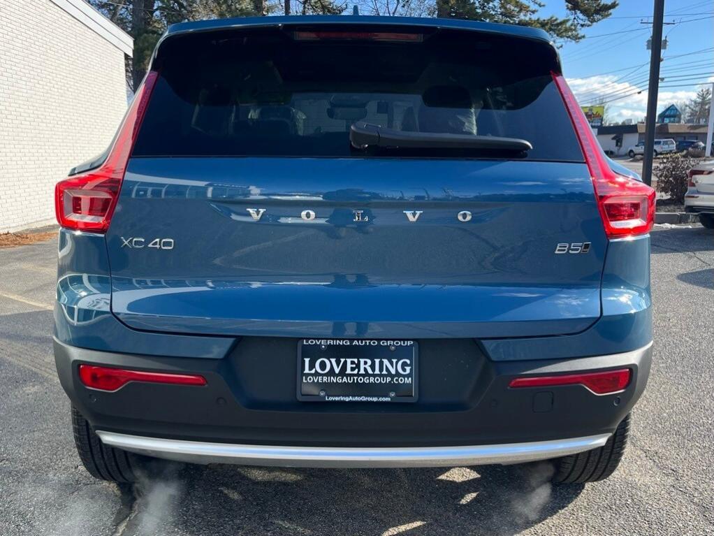 new 2025 Volvo XC40 car, priced at $47,240