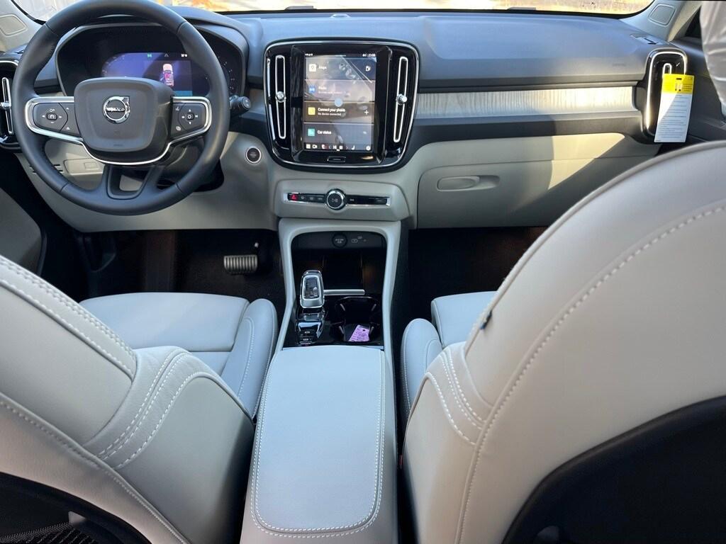 new 2025 Volvo XC40 car, priced at $47,240
