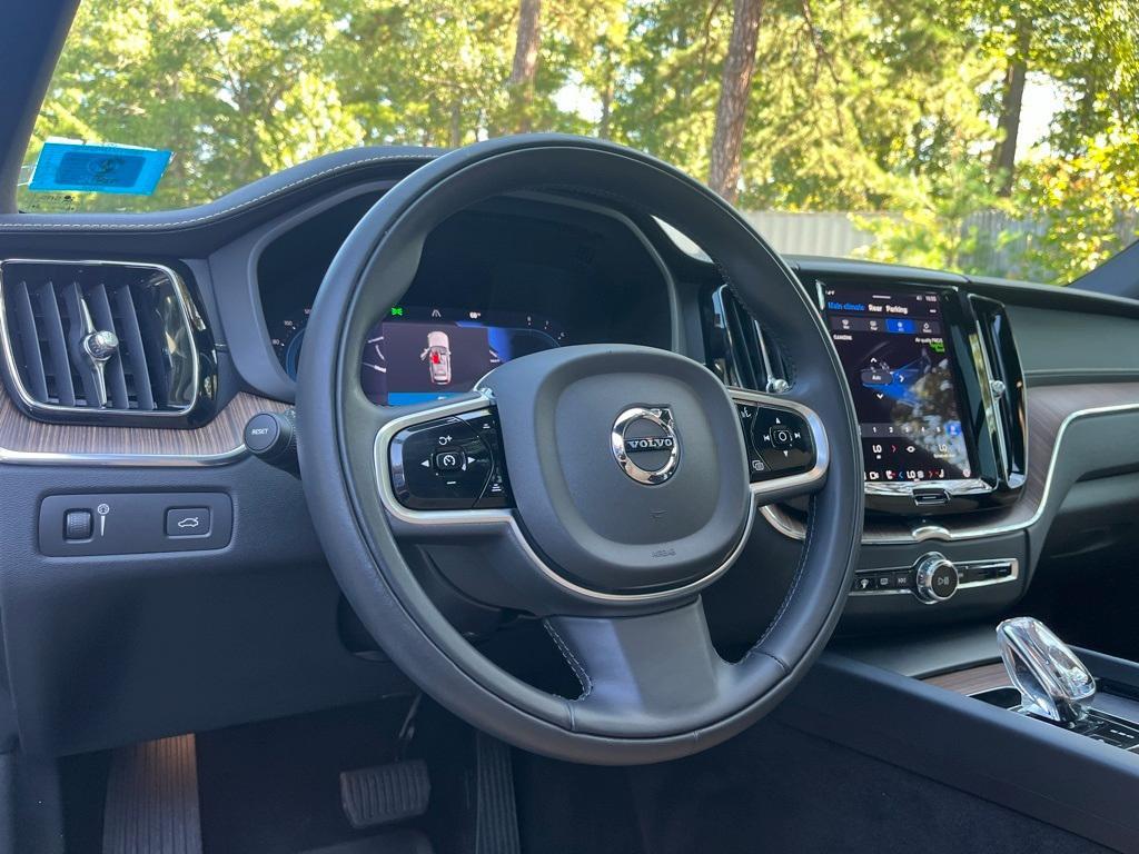 used 2022 Volvo XC60 car, priced at $34,122