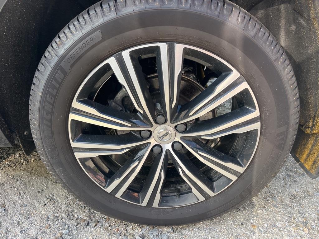 used 2022 Volvo XC60 car, priced at $34,988