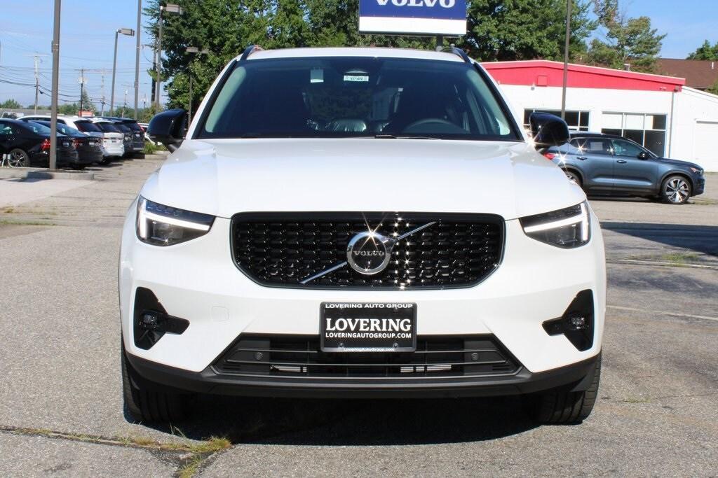 new 2025 Volvo XC40 car, priced at $47,315