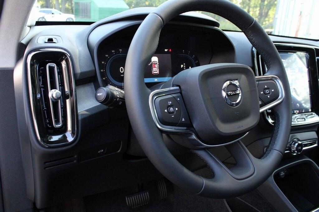 new 2025 Volvo XC40 car, priced at $47,315