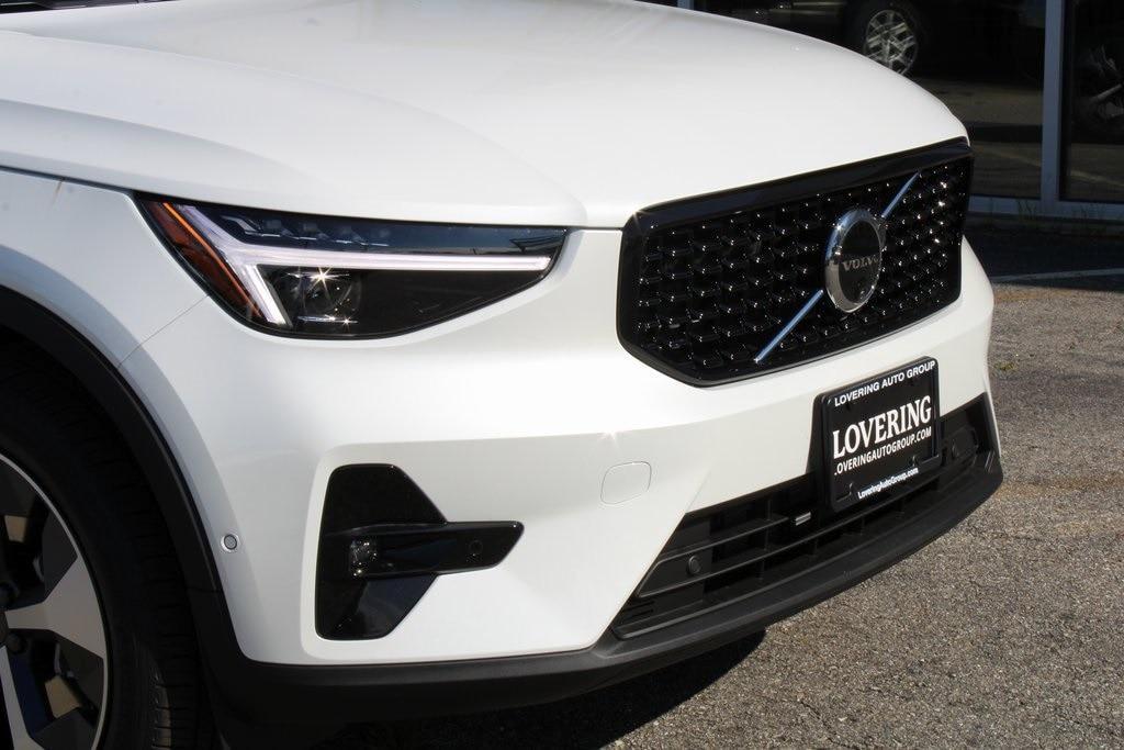 new 2025 Volvo XC40 car, priced at $47,315