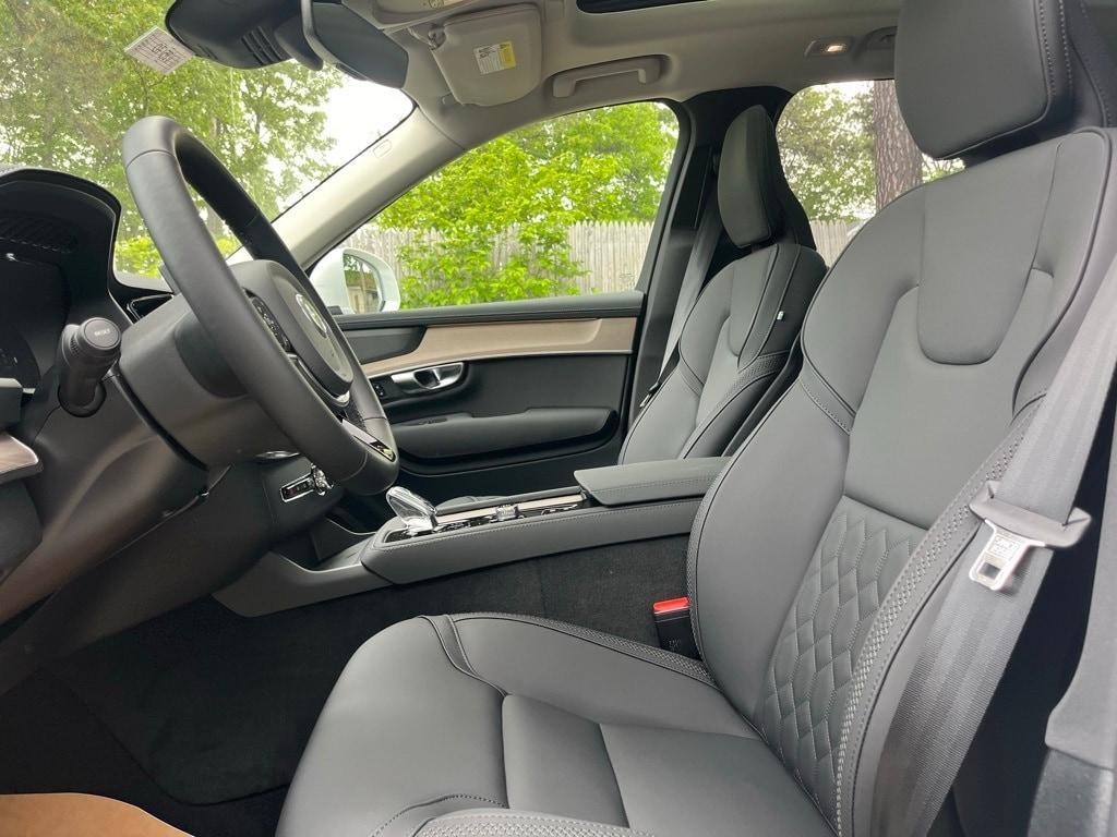new 2025 Volvo XC90 car, priced at $67,595