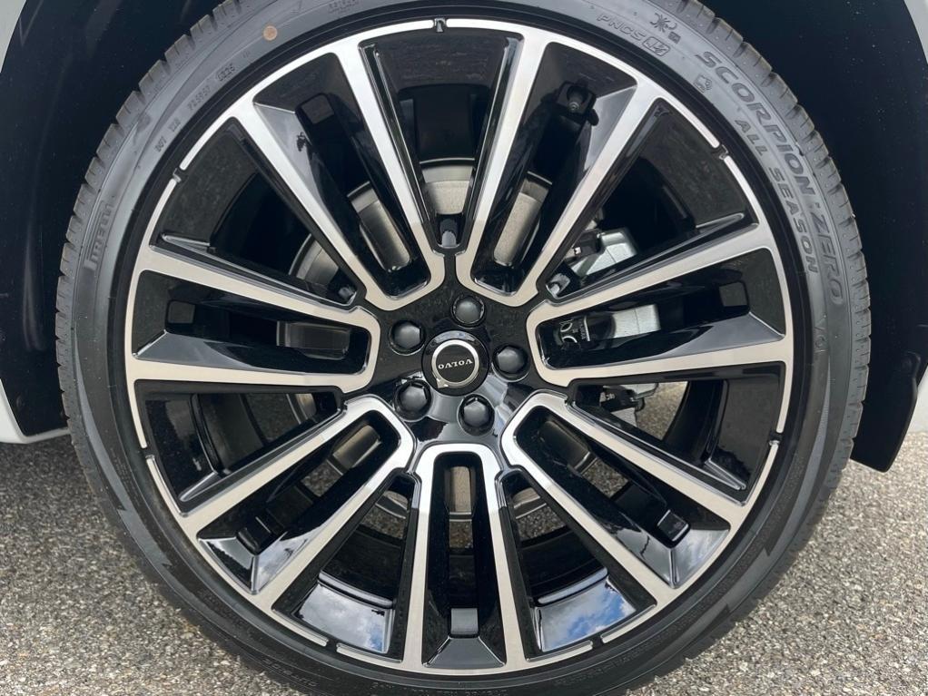 new 2025 Volvo XC90 car, priced at $67,595