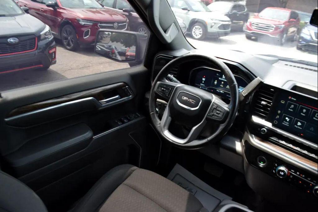 used 2022 GMC Sierra 1500 car, priced at $28,995