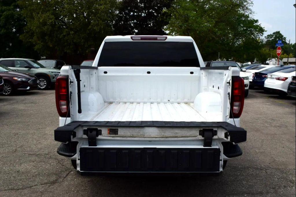 used 2022 GMC Sierra 1500 car, priced at $28,995