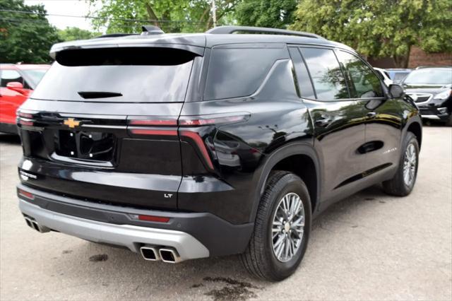 used 2024 Chevrolet Traverse car, priced at $29,995