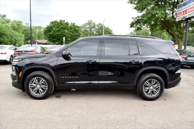 used 2024 Chevrolet Traverse car, priced at $29,995