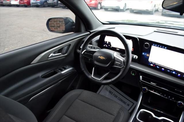 used 2024 Chevrolet Traverse car, priced at $29,995