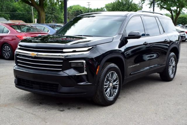 used 2024 Chevrolet Traverse car, priced at $29,995