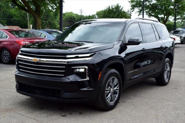 used 2024 Chevrolet Traverse car, priced at $29,995