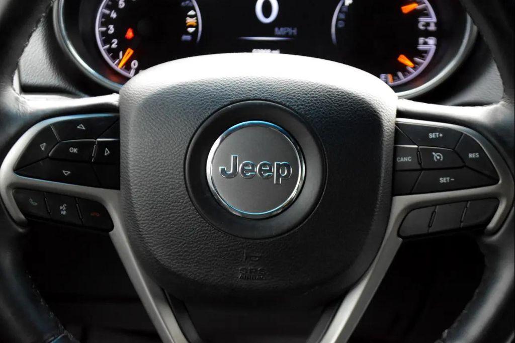 used 2018 Jeep Grand Cherokee car, priced at $15,500