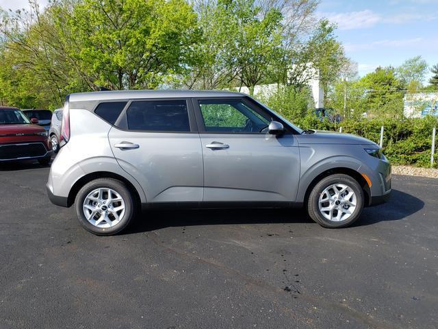 new 2025 Kia Soul car, priced at $21,810